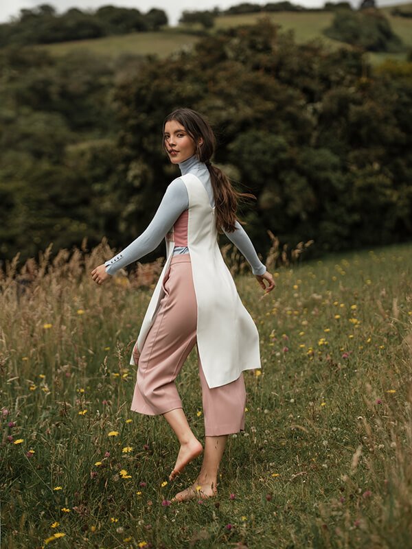 Capa larga blanca - Imagen 4