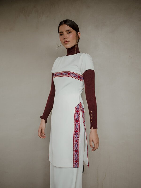 Capa mangas blanco y lila